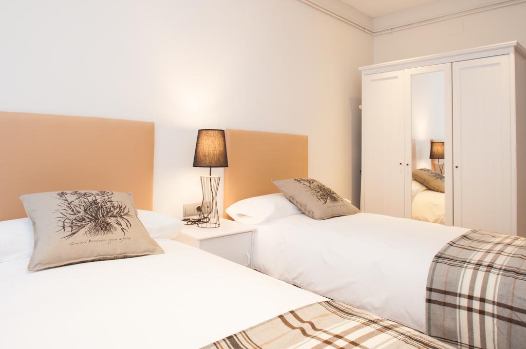Autentic Arc De Triomf Apartment Barcelona Room photo