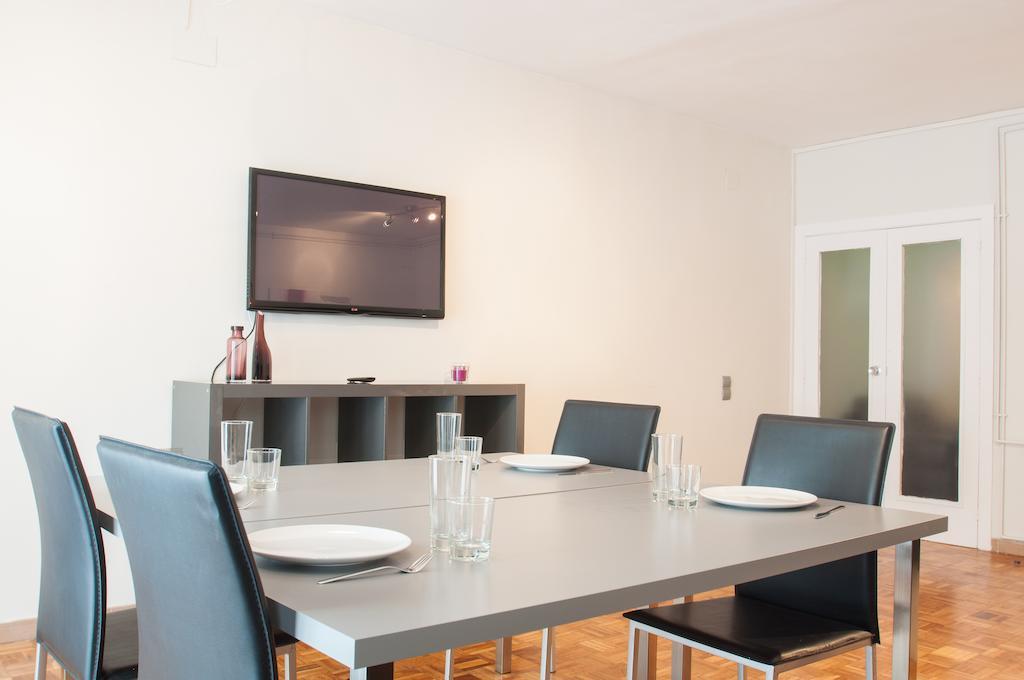 Autentic Arc De Triomf Apartment Barcelona Room photo