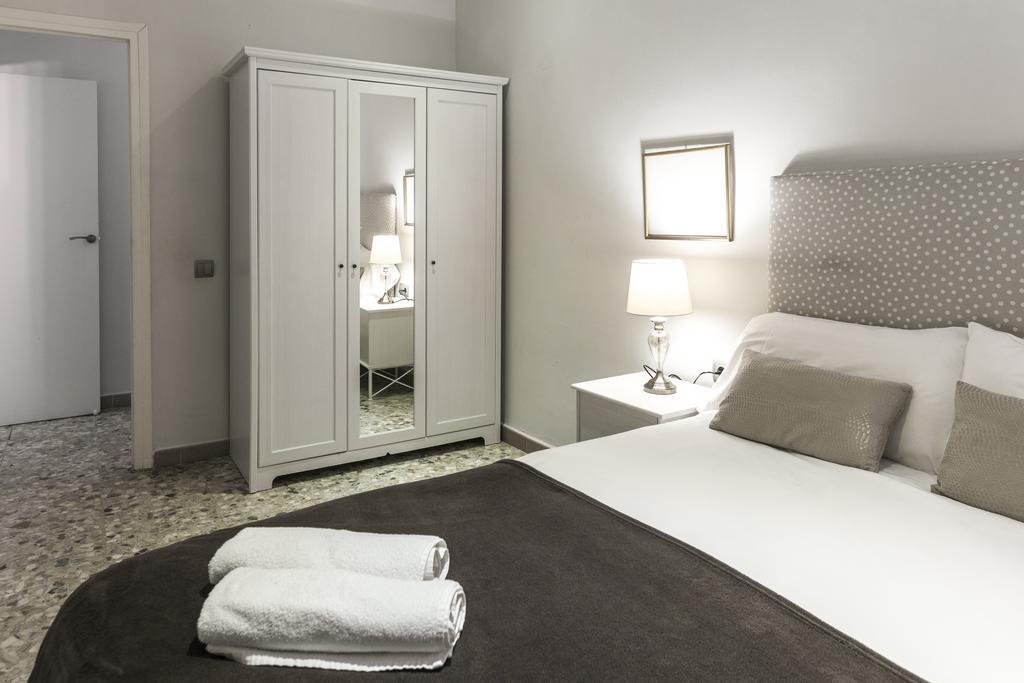Autentic Arc De Triomf Apartment Barcelona Exterior photo